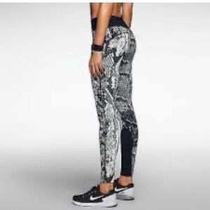 Nike Epic Lux Black/white Dri-fit Women’s Leggings